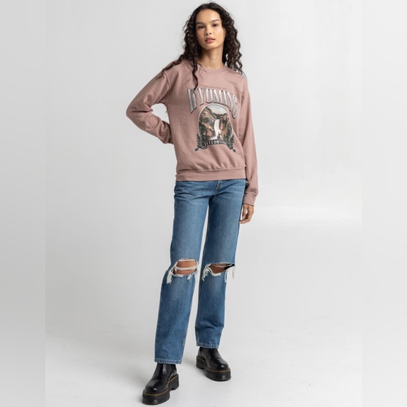 welcome to Wyoming Yellowstone crewneck sweatshirt Tillys - Picture 4 of 4